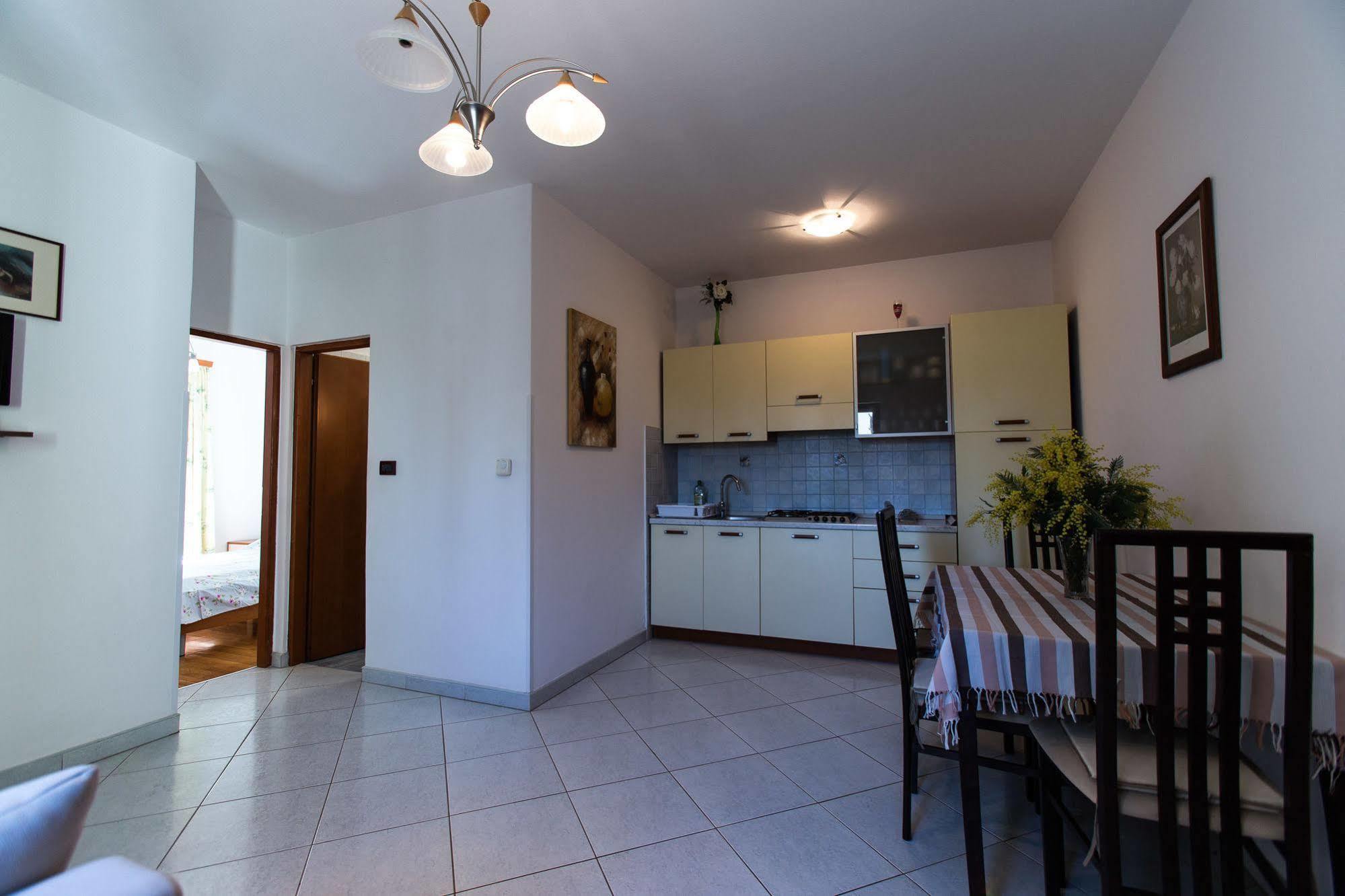 Apartments Villa Mara Rovinj Extérieur photo
