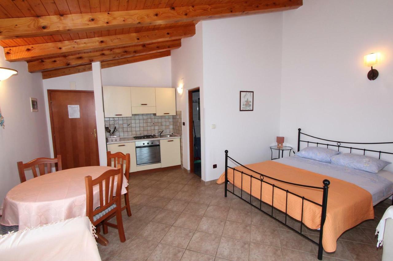 Apartments Villa Mara Rovinj Extérieur photo